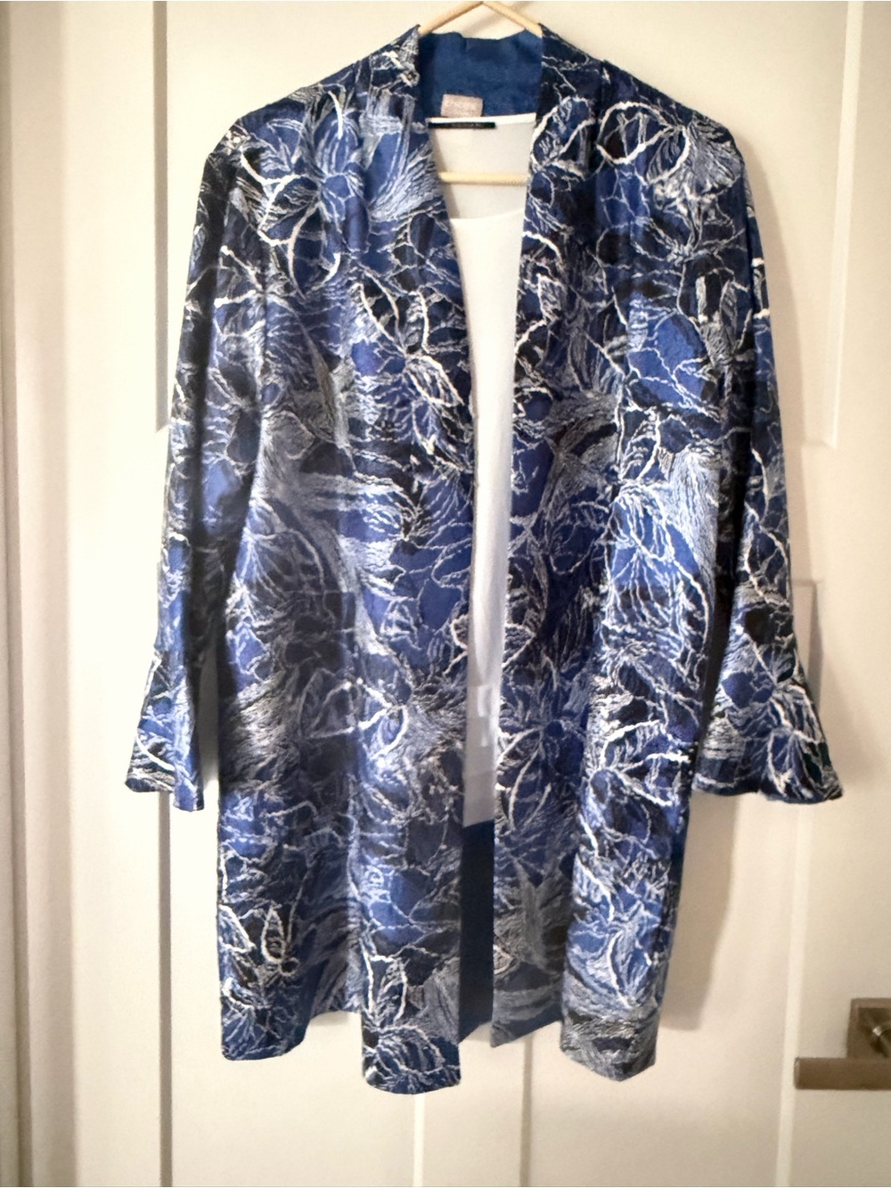CHICO’S Blue Floral Open-Front Jacket - Picture 2 of 9